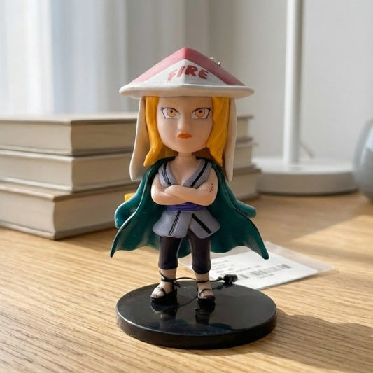 10cm Tsunade figure in Hokage robes, posing confidently.