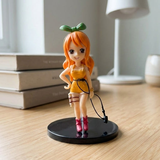 8cm Nami figure in dynamic pose, wearing signature outfit. One Piece collectible.